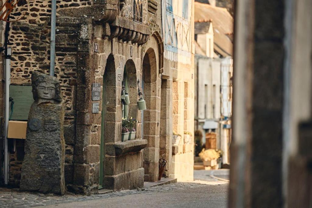 Charmante Maison, Coeur De Bourg Bazouges-la-Pérouse المظهر الخارجي الصورة